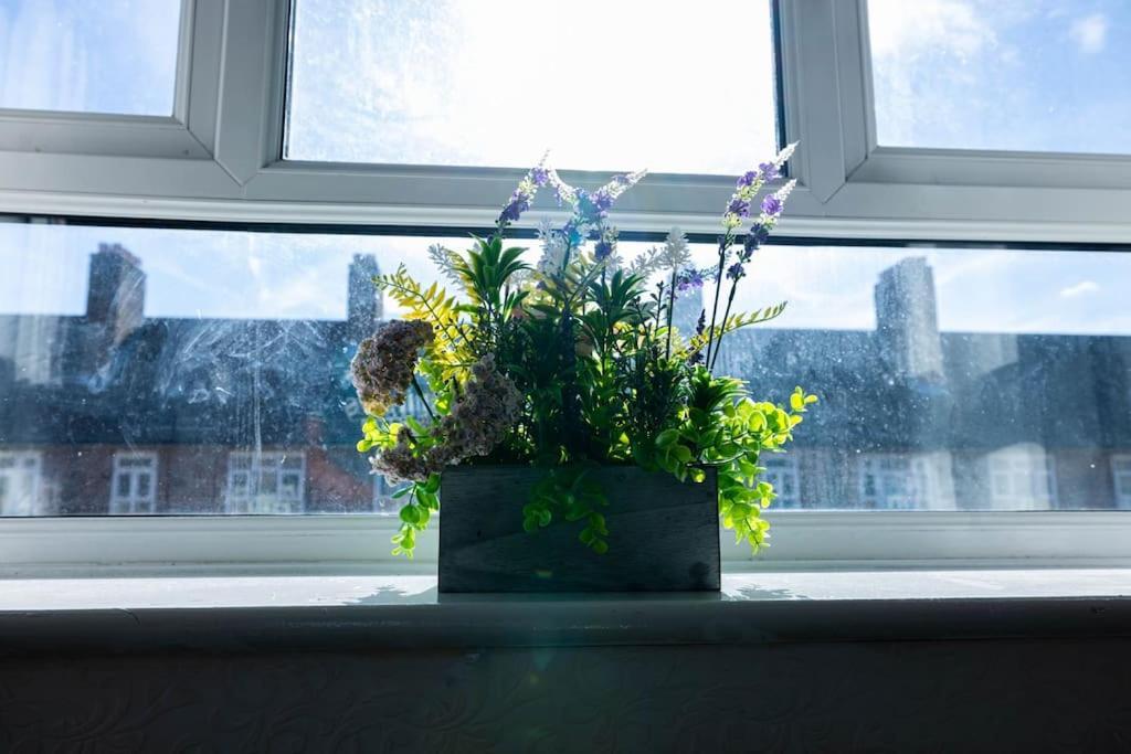 Pristine 3 Beds Hackney E9 Apartment Лондон Екстериор снимка