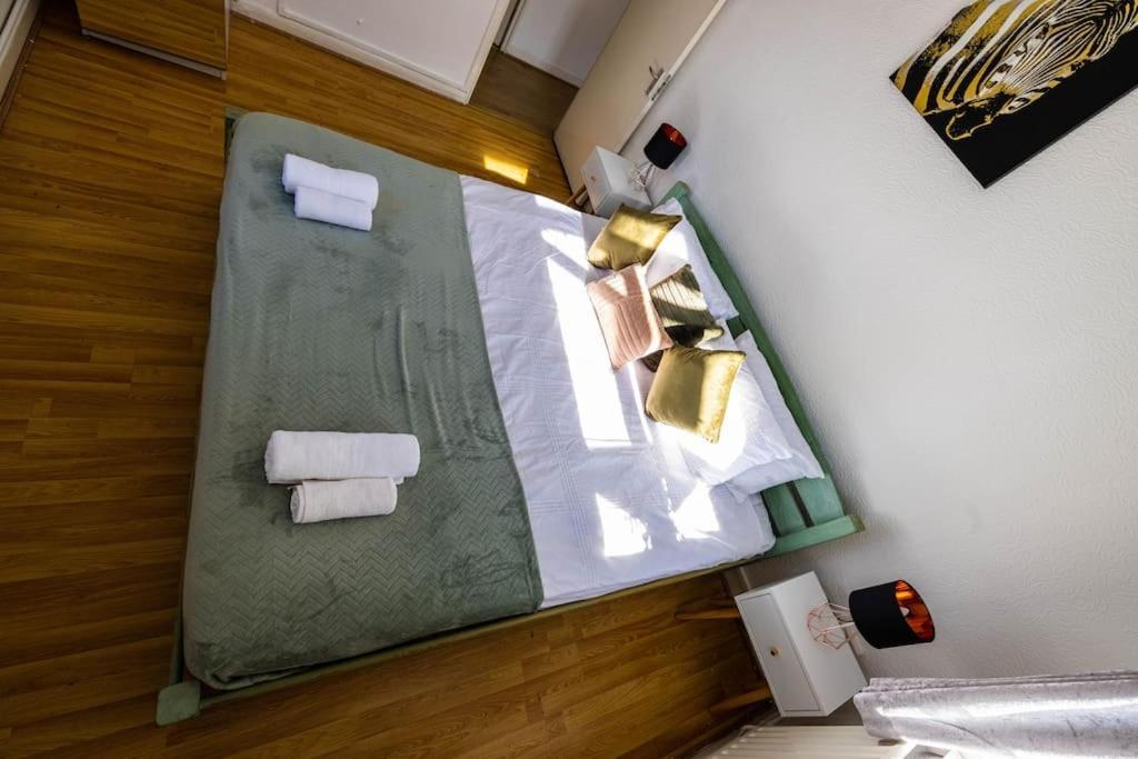 Pristine 3 Beds Hackney E9 Apartment Лондон Екстериор снимка