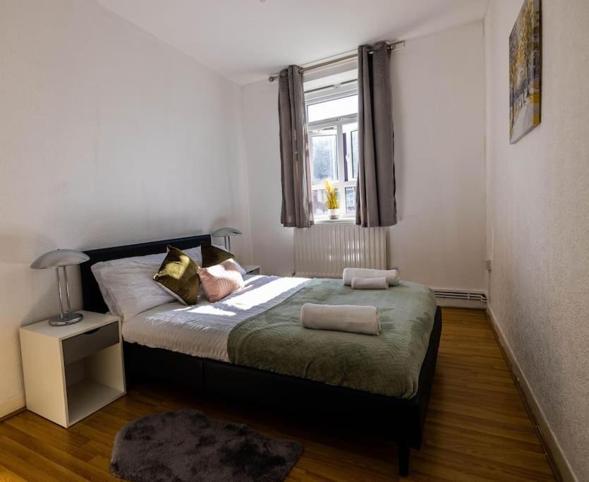 Pristine 3 Beds Hackney E9 Apartment Лондон Екстериор снимка
